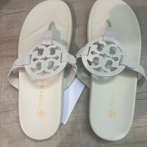 Tory Burch Cream Sandals with Logo Accent